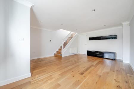 3 bedroom Semi-detached house to let in Blackamoor Lane, Maidenhead, SL6