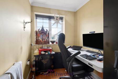 3 bedroom Semi-detached house to let in Blackamoor Lane, Maidenhead, SL6