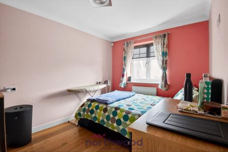 3 bedroom Semi-detached house to let in Blackamoor Lane, Maidenhead, SL6