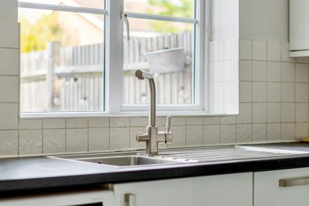 3 bedroom Semi-detached house to let in Blackamoor Lane, Maidenhead, SL6