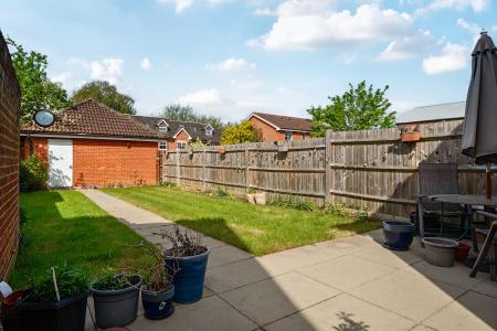 3 bedroom Semi-detached house to let in Blackamoor Lane, Maidenhead, SL6