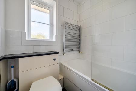 3 bedroom Semi-detached house to let in Blackamoor Lane, Maidenhead, SL6