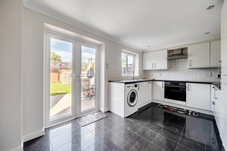 3 bedroom Semi-detached house to let in Blackamoor Lane, Maidenhead, SL6