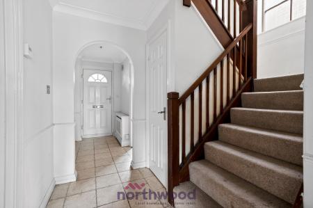 5 bedroom Detached house for sale in Heywood Avenue, Maidenhead, SL6