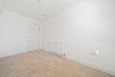 2 bedroom Flat to let in High Street, Maidenhead, SL6