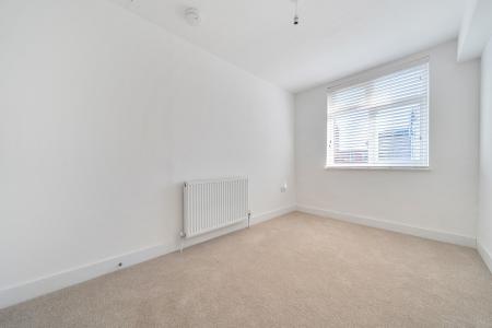 2 bedroom Flat to let in High Street, Maidenhead, SL6