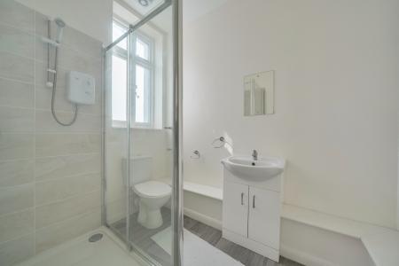 2 bedroom Flat to let in Hight Street, Maidenhead, SL6