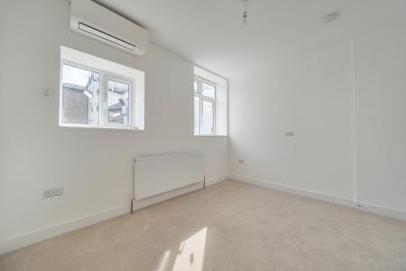 2 bedroom Flat to let in Hight Street, Maidenhead, SL6