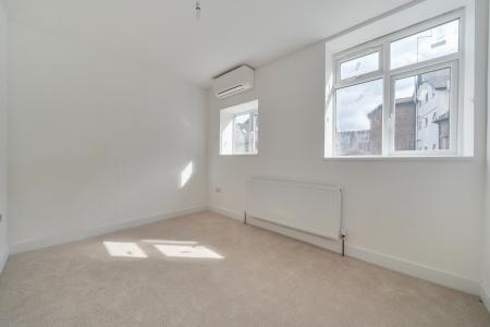 2 bedroom Flat to let in Hight Street, Maidenhead, SL6