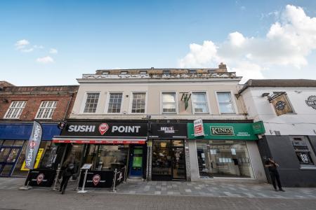 2 bedroom Flat to let in Hight Street, Maidenhead, SL6