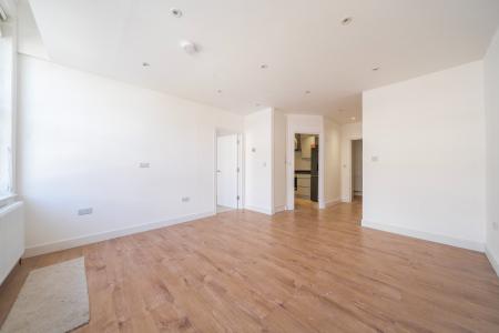 1 bedroom Flat to let in High Street, Maidenhead, SL6