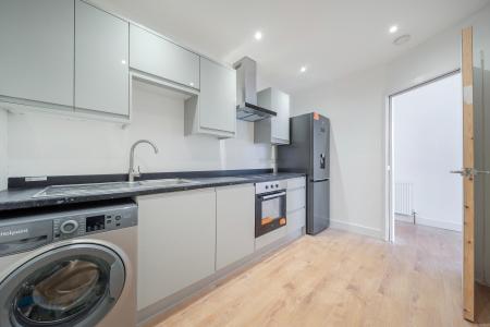 1 bedroom Flat to let in High Street, Maidenhead, SL6