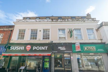 1 bedroom Flat to let in High Street, Maidenhead, SL6