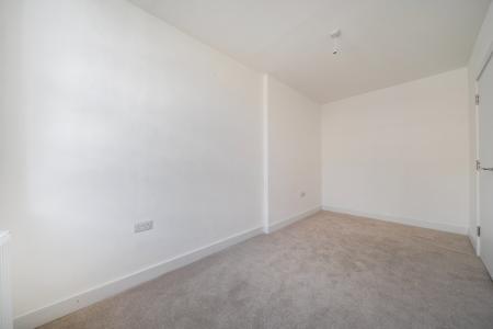 1 bedroom Flat to let in High Street, Maidenhead, SL6