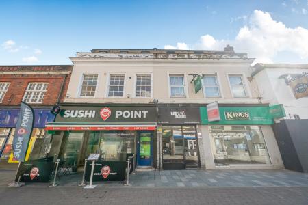 1 bedroom Flat to let in High Street, Maidenhead, SL6