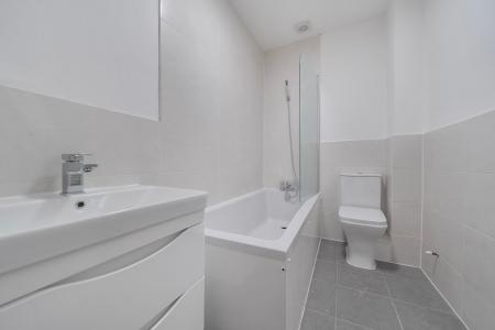 1 bedroom Flat to let in High Street, Maidenhead, SL6