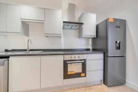 1 bedroom Flat to let in High Street, Maidenhead, SL6