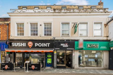 1 bedroom Flat to let in High Street, Maidenhead, SL6