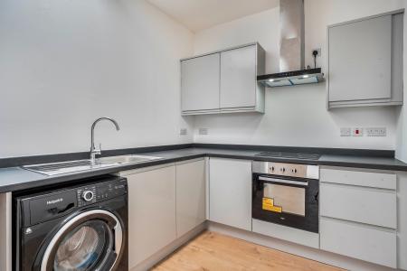 1 bedroom Flat to let in High Street, Maidenhead, SL6