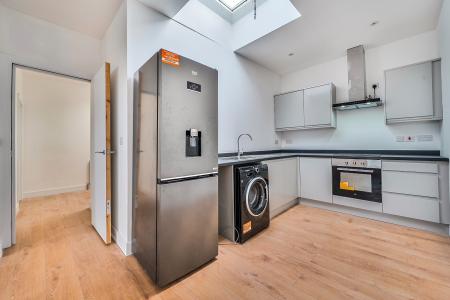 1 bedroom Flat to let in High Street, Maidenhead, SL6