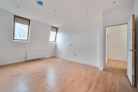 1 bedroom Flat to let in High Street, Maidenhead, SL6