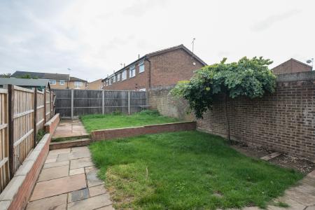 3 bedroom Terraced House to let in Palmers Close, Maidenhead, SL6