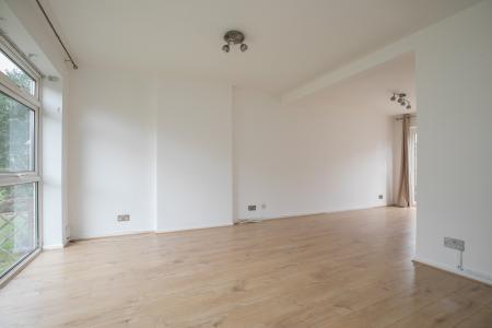 3 bedroom Terraced House to let in Palmers Close, Maidenhead, SL6