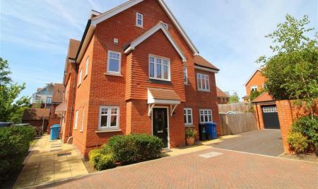 Bhamra Gardens, Maidenhead, SL6