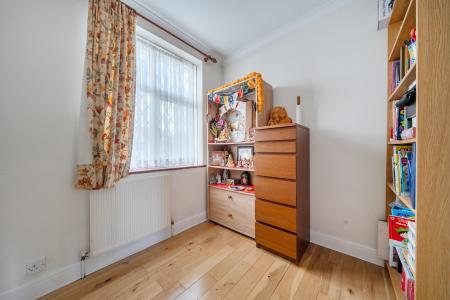 5 bedroom Detached house for sale in Quaves Road, Slough, SL3
