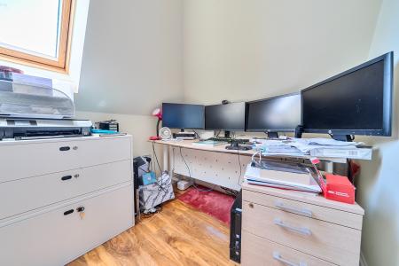 4 bedroom Detached house for sale in Quaves Road, Slough, SL3