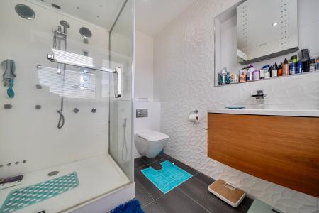 4 bedroom Detached house for sale in Quaves Road, Slough, SL3