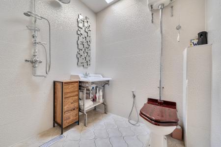 4 bedroom Detached house for sale in Quaves Road, Slough, SL3