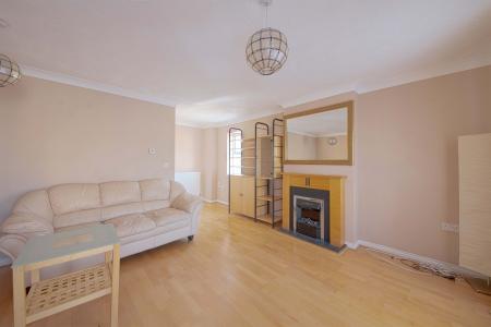 5 bedroom Town house to let in Hurworth Avenue, Langley, SL3
