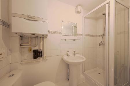 5 bedroom Town house to let in Hurworth Avenue, Langley, SL3