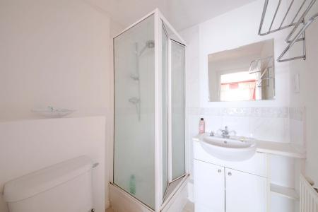 5 bedroom Town house to let in Hurworth Avenue, Langley, SL3