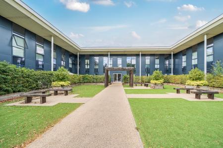 1 bedroom Flat to let in Clivemont Road, Maidenhead, SL6