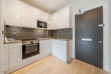 1 bedroom Flat to let in Clivemont Road, Maidenhead, SL6