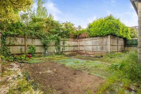 2 bedroom Flat for sale in Raymill Rd East, Maidenhead, SL6