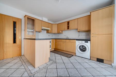 2 bedroom Flat for sale in Raymill Rd East, Maidenhead, SL6