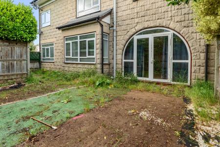 2 bedroom Flat for sale in Raymill Rd East, Maidenhead, SL6
