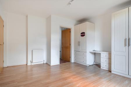 2 bedroom Flat for sale in Raymill Rd East, Maidenhead, SL6