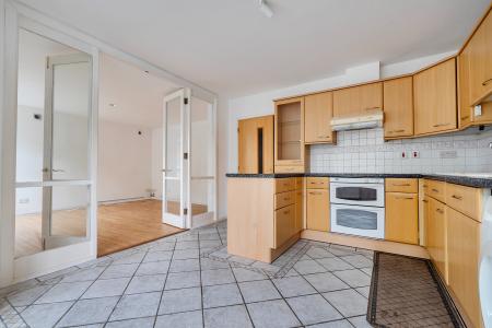 2 bedroom Flat for sale in Raymill Rd East, Maidenhead, SL6