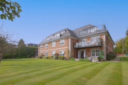 2 bedroom Flat to let in Robin Hill, Maidenhead, SL6