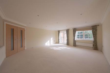 2 bedroom Flat to let in Robin Hill, Maidenhead, SL6