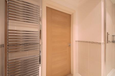 2 bedroom Flat to let in Robin Hill, Maidenhead, SL6