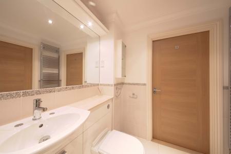 2 bedroom Flat to let in Robin Hill, Maidenhead, SL6