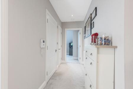 1 bedroom Flat to let in Boyn Hill Road, Maidenhead, SL6