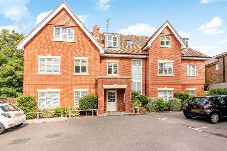 1 bedroom Flat to let in Boyn Hill Road, Maidenhead, SL6