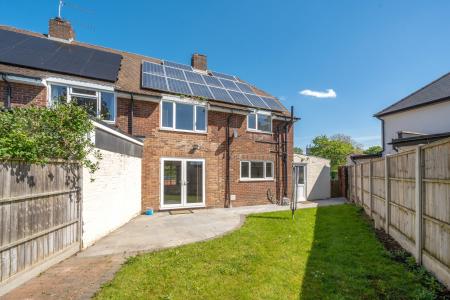 3 bedroom Semi-detached house to let in Whiteley, Windsor, SL4