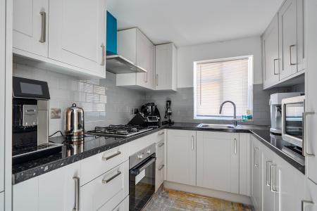 4 bedroom End of terrace house for sale in The Crescent, Slough, SL1